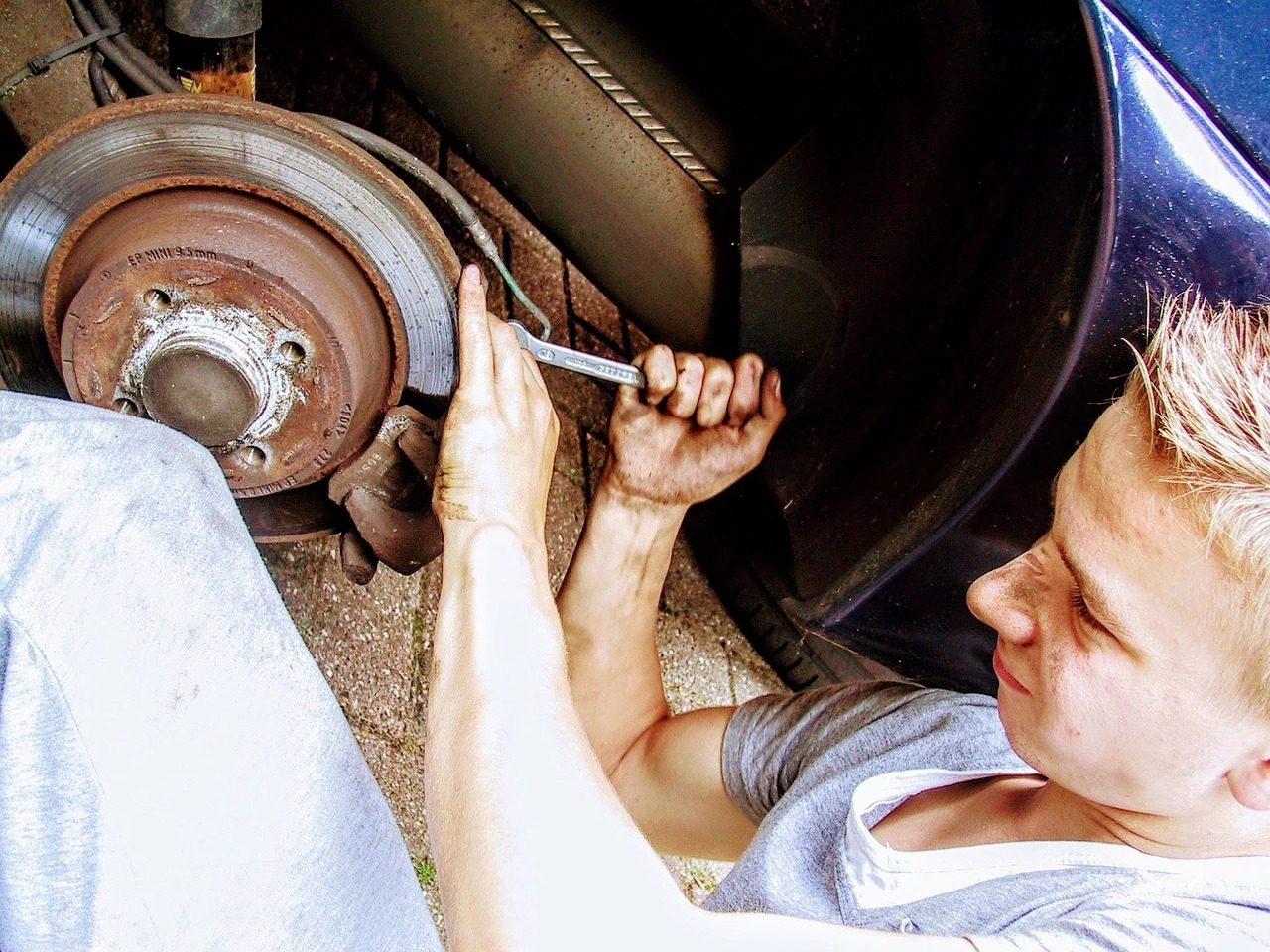 Car repair and maintenance service